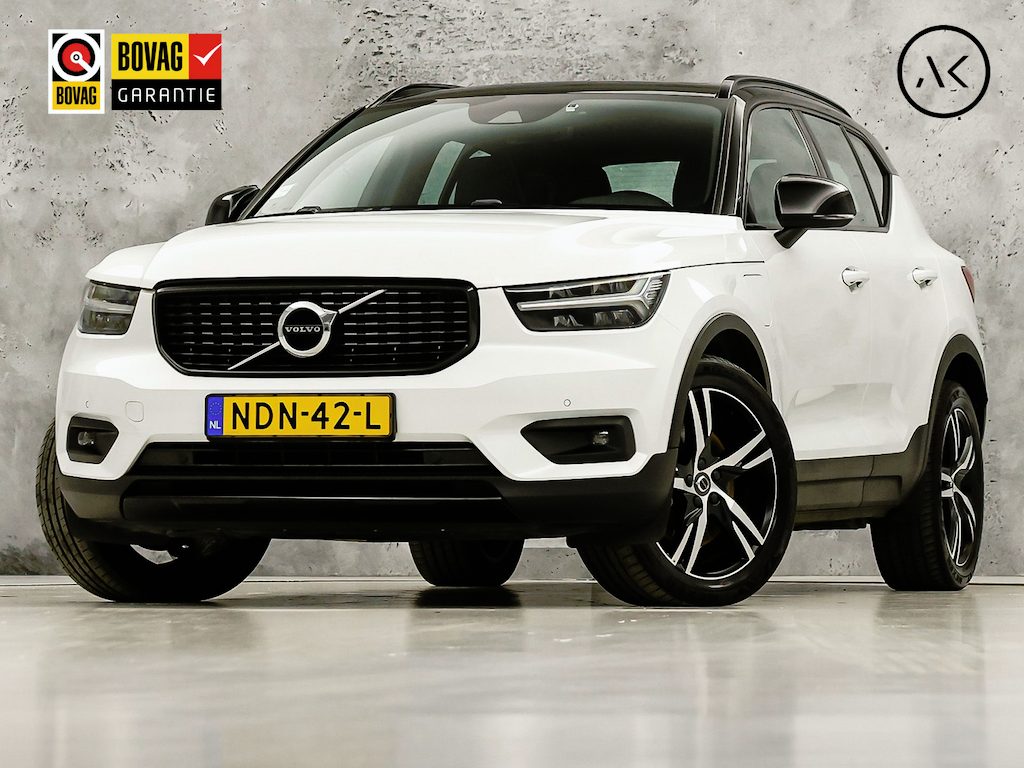 Volvo XC40 1.5 T4 Recharge R-Design 211Pk Automaat (PANORAMADAK, ZWART HEMEL, MEMORY SEAT, APPLE CARPLAY, CAMERA, SPORTSTOELEN, LEDER, ELEK ACHTERKLEP, NIEUWSTAAT)