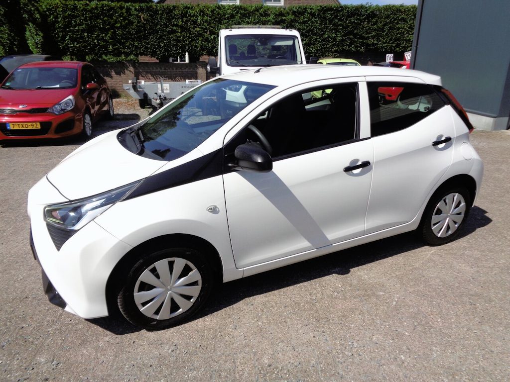 Toyota Aygo 1.0 VVT-i x-fun