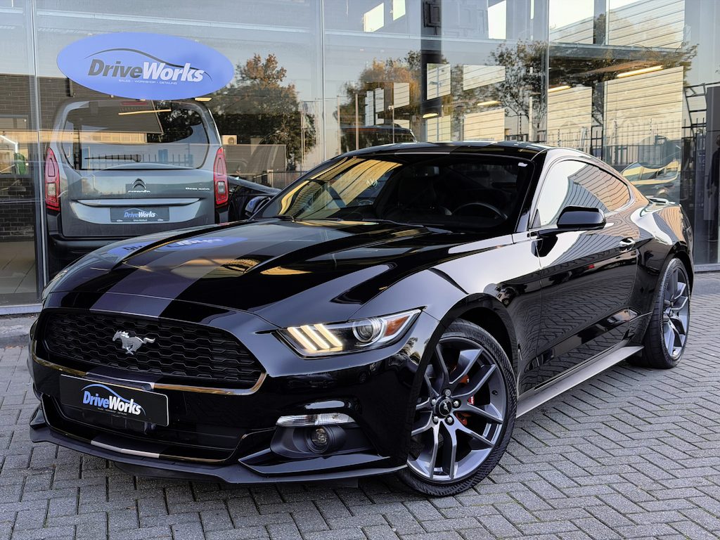 Ford Mustang Fastback 2.3 EcoBoost | Automaat | Interesse in een bezichtiging of proefrit, bel of app met 06-24282842 / 06-42130156