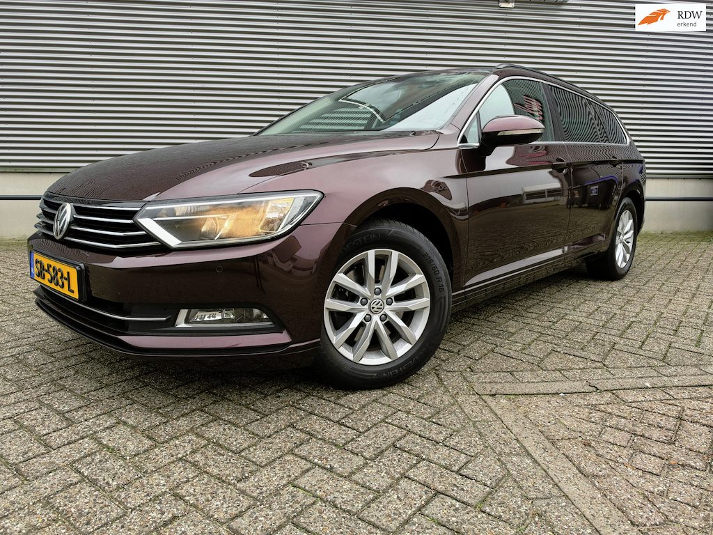 Volkswagen Passat Variant Volkswagen Passat Variant 1.6 TDI Highline | Automaat | Stoelverwarming & Massage | Trekhaak | LM Velgen