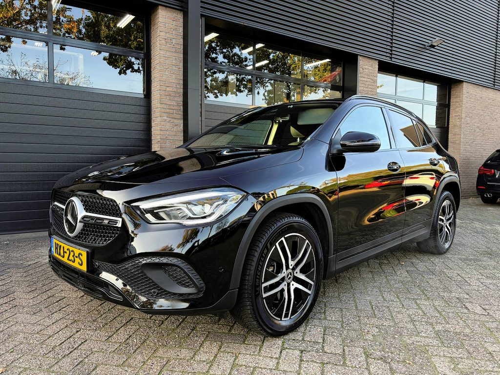 Mercedes-Benz GLA 250 e AMG Line