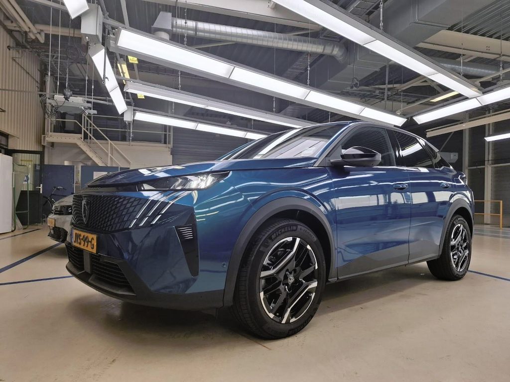 Peugeot 3008 1.6 plug-in Hybrid 195 Allure tot 8 Jaar Garantie ! | Navigatie | 360 Camera | Climate Control | Dodehoekdetectie | !!