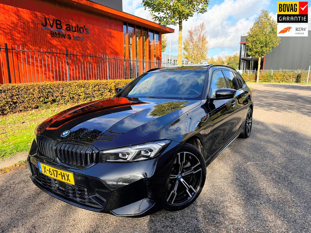 BMW 3-Serie Touring 330e xDrive M-Sport, trekhaak, Panorama, ACC