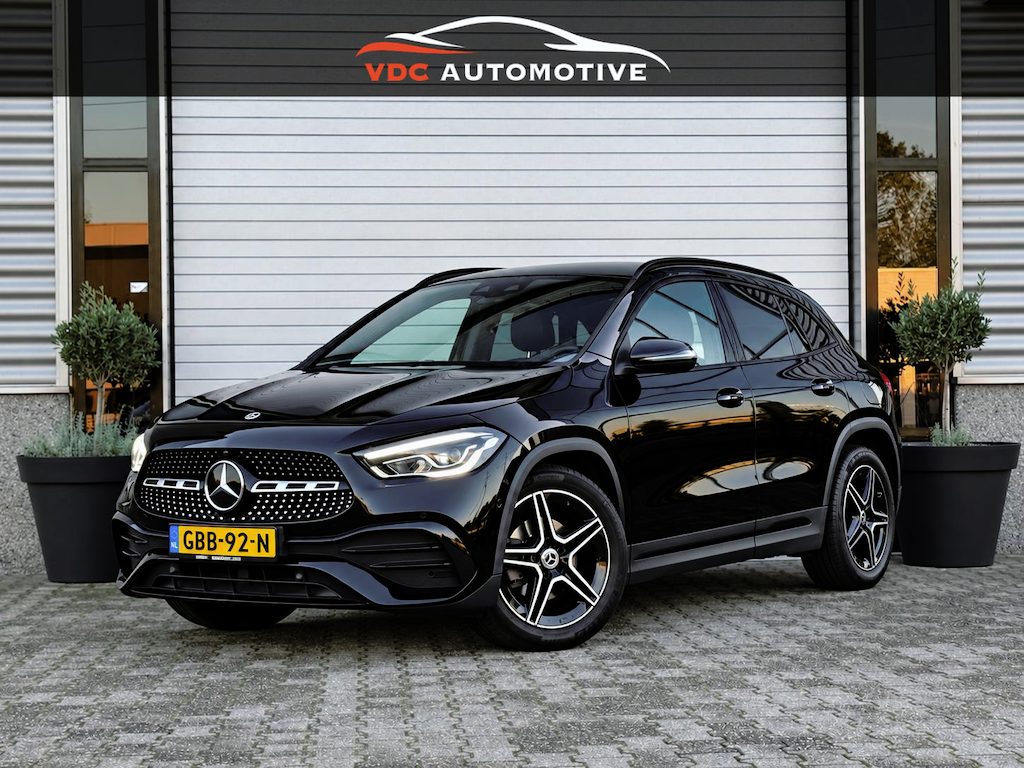 Mercedes-Benz GLA 200 AMG Camera | Carplay | Sfeerverlichting | LED | Widescreen | Dealer Onderhouden