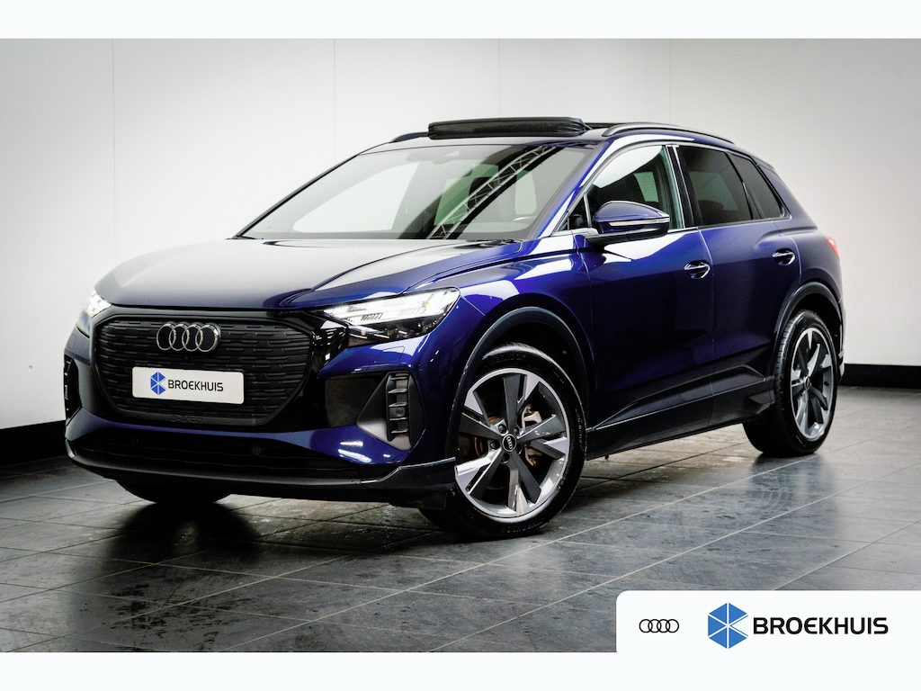 Audi Q4 e-tron 45 S Edition 82 kWh | Trekhaak Wegklapbaar | Panoramadak | Adaptive Cruise | Camera | Alcantara/Leder Sportstoelen | Elektrische Achterklep | Sportstuur |