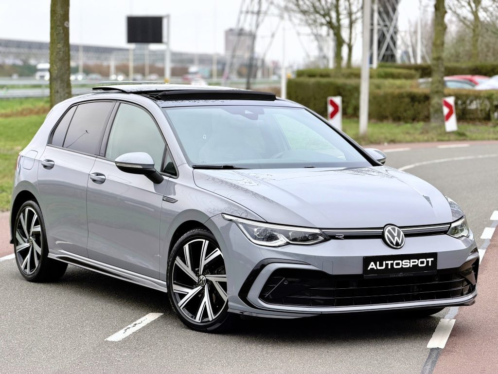 Volkswagen Golf VIII Lim. R-Line eTSI