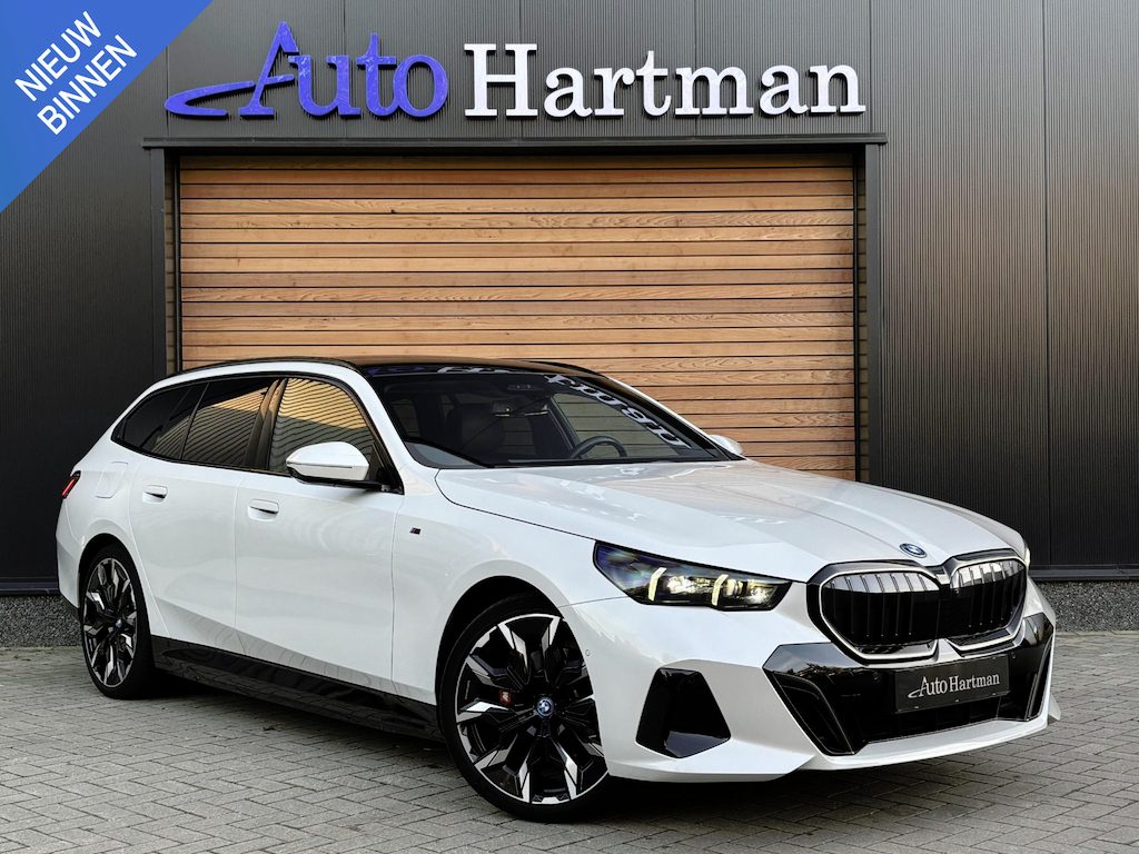 BMW 5-Serie Touring 530e M Sport Edition B&W|STOELVENT.|PANO|HEAD-UP|TREKHAAK