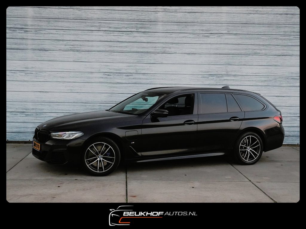 BMW 5-Serie Touring 530e xDrive Business Xenon Leer Soh91%