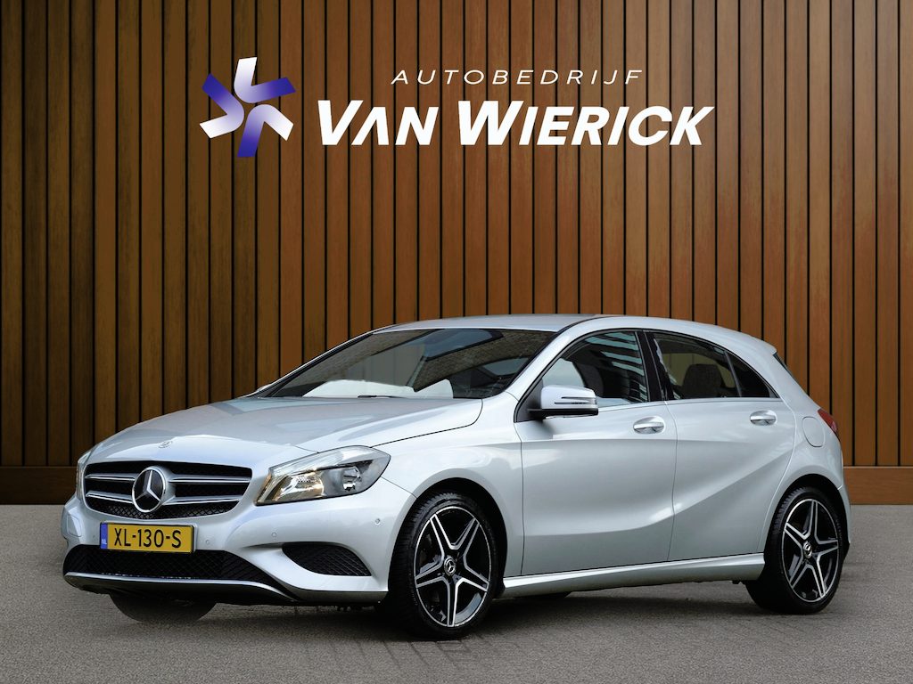 Mercedes-Benz A-klasse 180 Prestige 5-Deurs 122PK | AMG Styling | Stoelverwarming | Cruise | Half leer/stof | Navi |