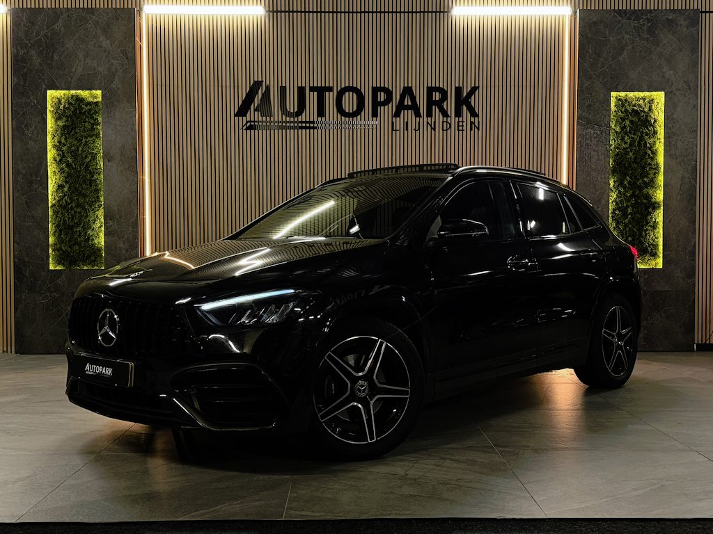 Mercedes-Benz GLA 200 AMG Line PANO|KEYLESSS|CARPLAY|CAMERA|SFEERVERLICHTING|DEALER ONDERHOUDEN|NIGHTPAKKET|TREKHAAK|VOL!