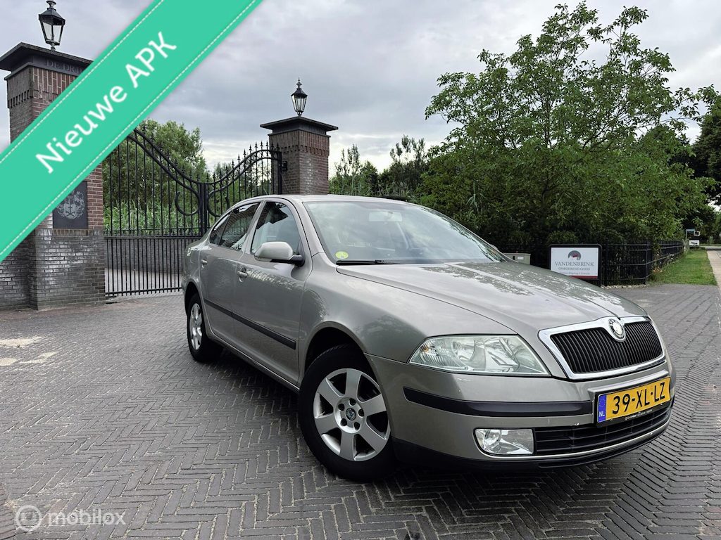 Skoda Octavia 1.6 FSI Attractive Trekhaak Airco Cruise✅