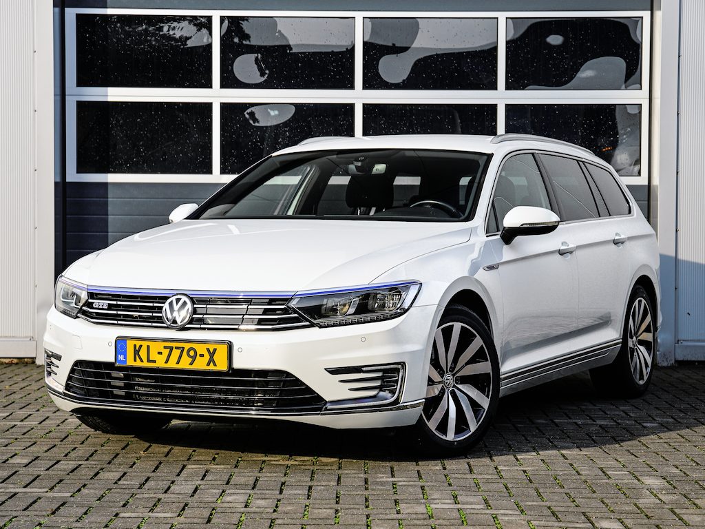 Volkswagen Passat Variant 1.4 TSI GTE Connected Series | SOH 88% | Camera | Full LED | App-connect | Comfortstoelen | PDC v+a |