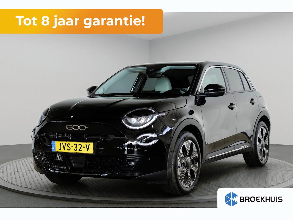 Fiat 600 1.2 Hybrid 145PK La Prima | Tot 8 Jaar Garantie | Camera | Parkeersensoren | Navigatie | Elektrische Achterklep | Stoelverwarming |