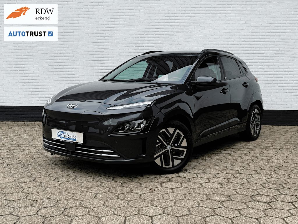 Hyundai Kona Electric EV Premium 64kWh ACC l WARMTEPOMP l TREKHAAK l SOH 100%