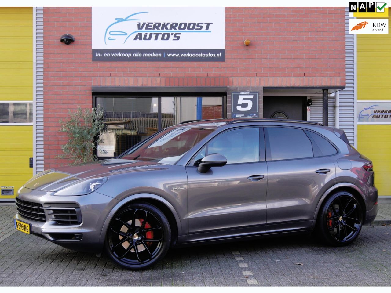 Porsche Cayenne 3.0 E-Hibrid. pano. sportchrono. memory. luchtvering