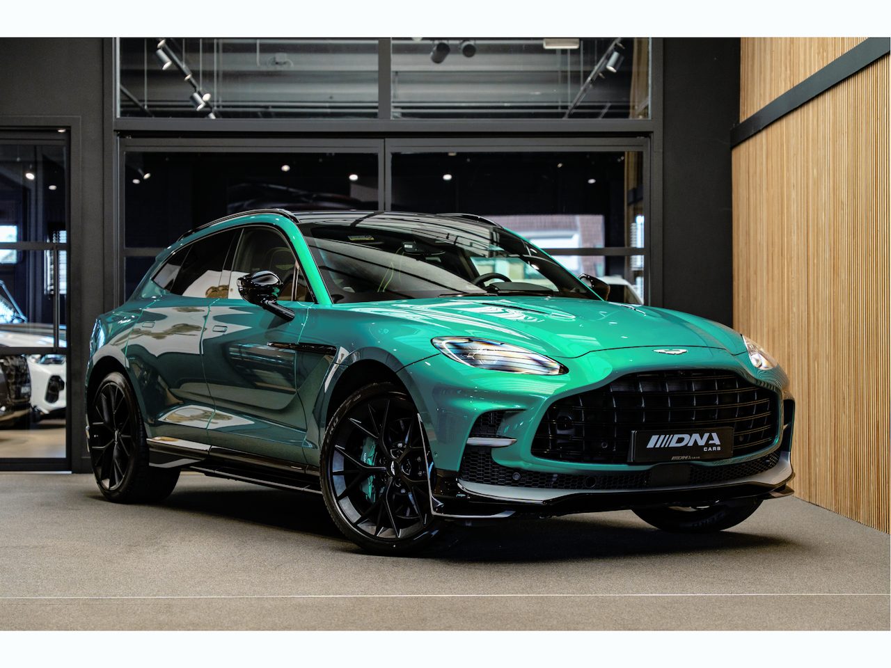 Aston Martin DBX 707 AMR Facelift Carbon Podium Green 4.0 V8 707