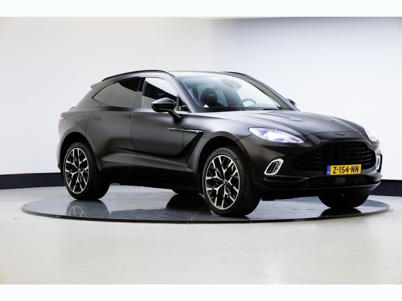Aston Martin DBX 4.0 V8 | Panoramadak | 360° Camera | Stoelventilatie |