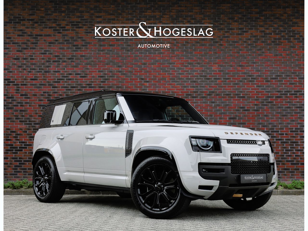 Land Rover Defender P635 OCTA | Pano - Trekhaak - Meridian
