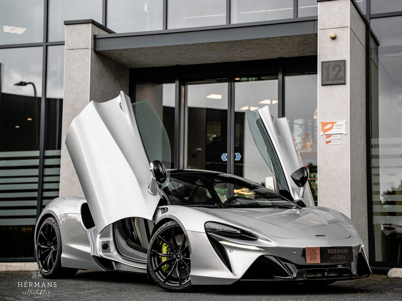McLaren Artura 3.0 V6 Plug-in / Org. NL / PPF / Carbon / Bowers & Wilkins