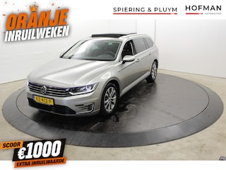 Volkswagen Passat GTE incl winterset Virtual Panodak Leer Camera Trekh