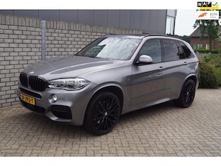 BMW X5 M50D X Drive Autom Panodak Soft Close Head Up Navi 360 Camera Luchtvering Clima x PDC LMV Trekhaak ENZ NL Auto.