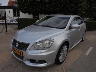 Suzuki Kizashi 2.4 Sport Automaat 4WD **NL-AUTO**4x4**AUTOMAAT**APK 6-2026**