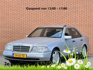 Mercedes-Benz C-klasse 180 Sport | Schuif - Kanteldak | Stoelverwarming | Parkeersensoren | Elektrische Ramen | Elektrische Spiegels |