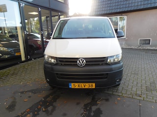 Volkswagen Transporter Kombi 2.0 TDI L1H1 Trendline Baseline Ik ben te huur vanaf €125 per dag Staat in De Krim