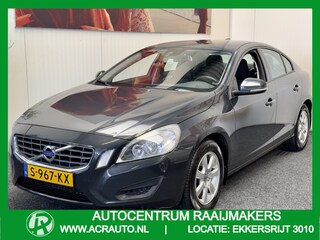 Volvo S60 1.6 T3 KINETIC CRUISE CONTROL CLIMATE CONTROL BLUETOOTH TELEFOON MEDIA VOORBEREIDING PDC  AFN. TREKHAAK ZEER MOOI !! 3010 DEMO
