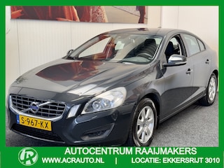 Volvo S60 1.6 T3 KINETIC CRUISE CONTROL CLIMATE CONTROL BLUETOOTH TELEFOON MEDIA VOORBEREIDING PDC  AFN. TREKHAAK ZEER MOOI !! 3010 DEMO