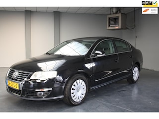 Volkswagen Passat 1.8 TFSI Comfortline Nederlandse auto, Navigatie, Clima, Zwart Metallic.