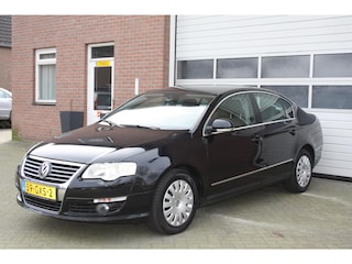Volkswagen Passat 1.8 TFSI Comfortline Nederlandse auto, Navigatie, Clima, Zwart Metallic.