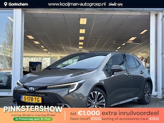 Toyota Corolla 1.8 Hybrid First Edition NL Auto | Navigatie Apple CarPlay/Android Auto | LED | Parkeersensoren | Stoelverwarming | Keyless | Adaptieve cruise control | Nieuw type |