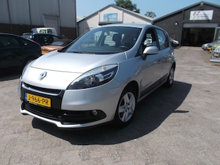 Renault Scénic 1.6 Dynamique airco navigatie