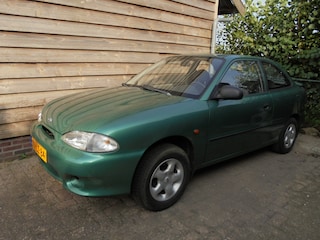 Hyundai Excel 1.3i LS **SCHUURVONDST**36.000 org.km.**LOOPT NIET**