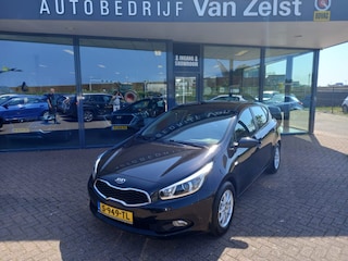Kia Ceed cee'd 1.4 CVVT Comfort Pack, Airco, Multimedia systeem, Elektrische ramen, Elektrische spiegels , Licht metalen velgen, Inclusief BOVAG garantie