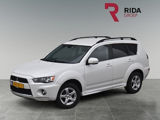 Mitsubishi Outlander 2.2 Di 4WD GEEL KENTEKEN Leder, navi, camera, trekhaak