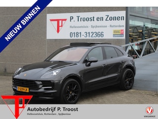 Porsche Macan 2.0 Panoramadak/Adaptive cruise control/Lederen bekleding/Elektr. verstelbare stoelen met geheugen/Navigatie/Achteruitrijcamera/Voor- en achterstoelen verwarmd/Elek. achterklep/Parkeersensoren/Privacy glas/20 inch