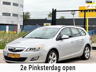Opel Astra Sports Tourer 1.4 Turbo Edition/navi/psensor/trekhaak/2sleutels/boekjes/incl jaar apk