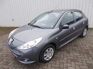 Peugeot 206 1.4 XS 5drs ( APK KEURING BIJ AFLEVERING! )