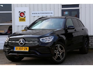 Mercedes-Benz GLC 300e 320PK PHEV Plug in 4MATIC AMG*1ste Eig*BTW*Perfect Onderh.*Night pakket/Digi. Klokken/Sfeerverl./Diamond Grille/Stoelverw./Dodehoek/Rijstrook/Elek. Klep/Navi/LED/Apple Carplay-android/Camera/Parkeersens.V+A/19 inch*
