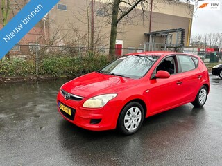 Hyundai i30 1.4i Active Cool AUTO WORDT MET NW APK