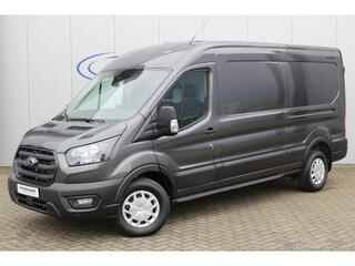 Ford Transit 350 2.0 TDCI L3H2 Trend 130pk Trend. Net ingereden, uit voorraad leverbaar ! Volautm. airco, metallic lak, lane- en side assist, adaptive cruise cntrl, navigatie by Apple carplay/Android auto cntrl, bijrijdersbank, USB aansluiting etc.