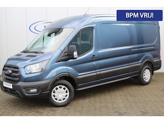Ford Transit 350 2.0-130pk TDCI L3H2 Trend. Net ingereden, uit voorraad leverbaar ! Volautm. airco, metallic lak, lane- en side assist, adaptive cruise, navigatie by Apple carplay/Android auto cntrl, bijrijdersbank, USB aansluiting etc.