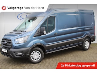 Ford Transit 350 2.0-130pk TDCI L3H2 Trend. Net ingereden, uit voorraad leverbaar ! Volautm. airco, metallic lak, lane- en side assist, adaptive cruise, navigatie by Apple carplay/Android auto cntrl, bijrijdersbank, USB aansluiting etc.