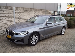 BMW 5-serie Touring 520i Business Edition Plus Autom Leder Sportst Laser LED Kopl Navi Camera Clima Cruise 2xPDC LMV ENZ NL Auto.