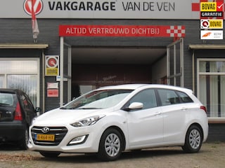Hyundai i30 Stationwagen, veel bagageruimte, Airco, Rokersvrij, RIJKLAAR PRIJS