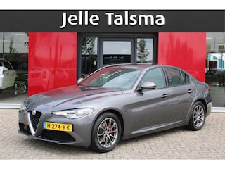 Alfa Romeo Giulia 2.0T Super | Veloce interieur | Stuur\stoel verwarming | Xenon | Regen\lichtsensor