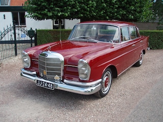 Mercedes-Benz B-klasse 220 "Heckflosse" **ORIGINEEL HOLLANDSE AUTO**TOPSTAAT**