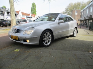 Mercedes-Benz C-klasse Sportcoupé 200 K. DESIGNO / AUTOMAAT / AIRCO / SCHUIFDAK/ LEER / NL-AUTO / 140dkm